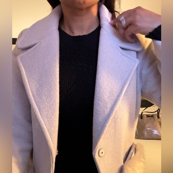 FALL/WINTER Cream Coat - Picture 5 of 7